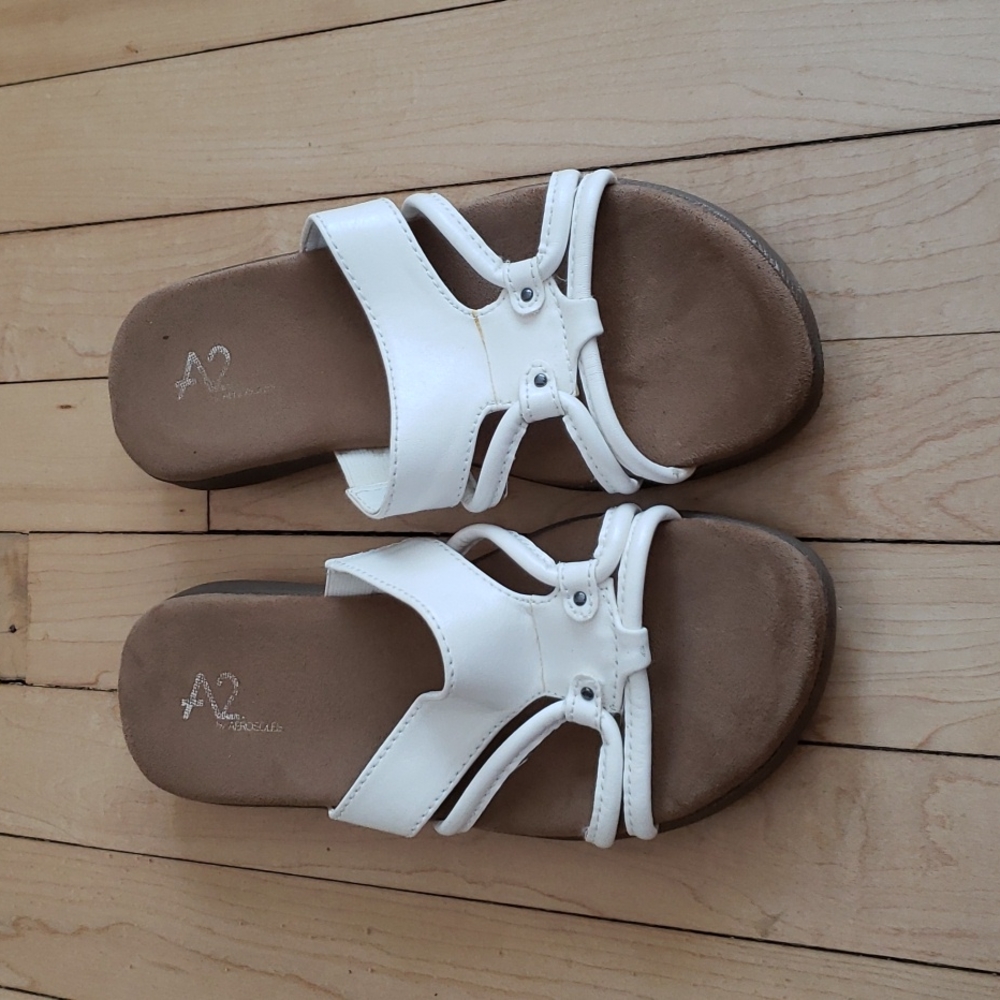 A2 by AEROSOLES White Comfort Shoes Slides Sandals Serendipity Size 7